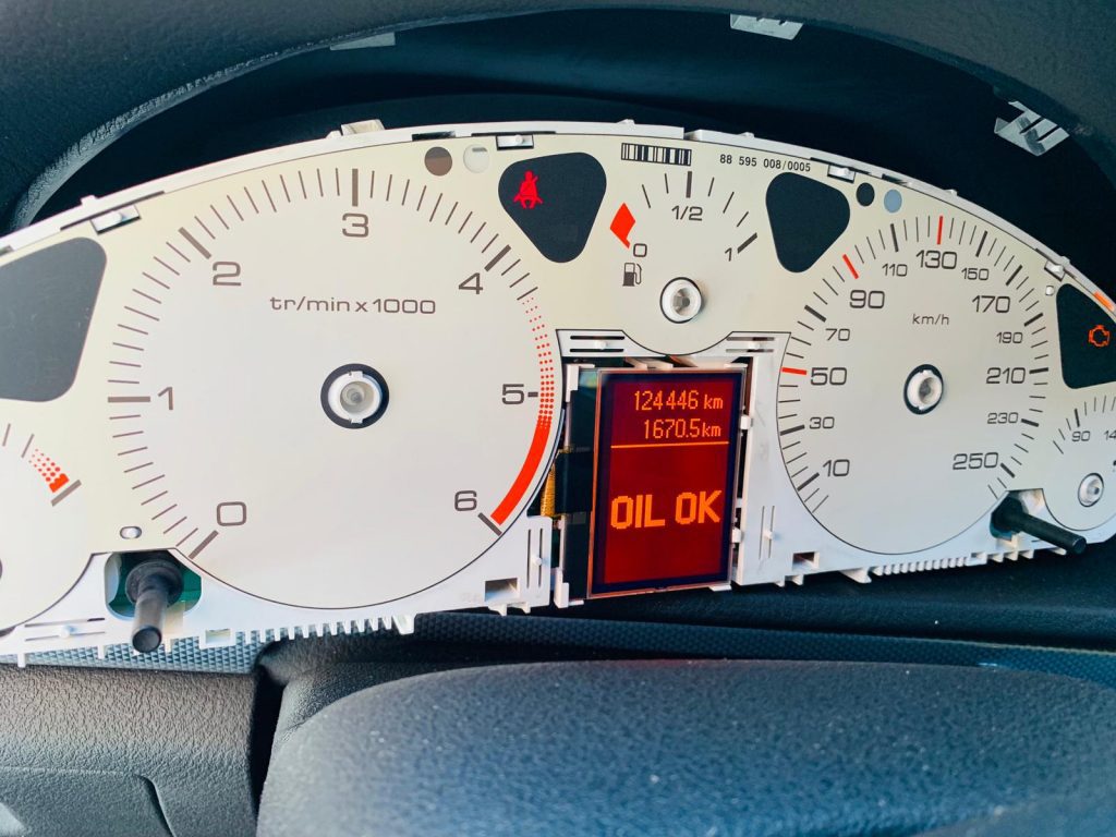Cambio de pantalla en Peugeot 407