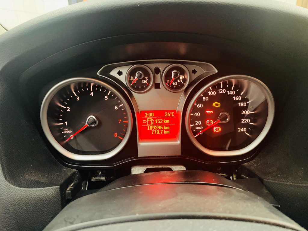 Reparación cuadro de Ford Focus